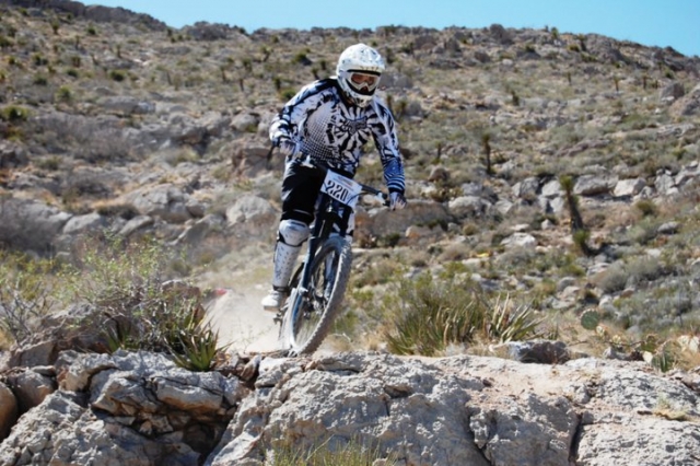  Mountain biking 